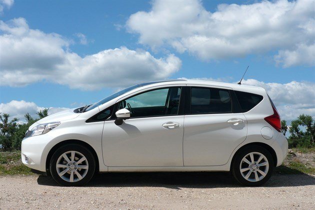 Nissan Note 2014 T Side (1)