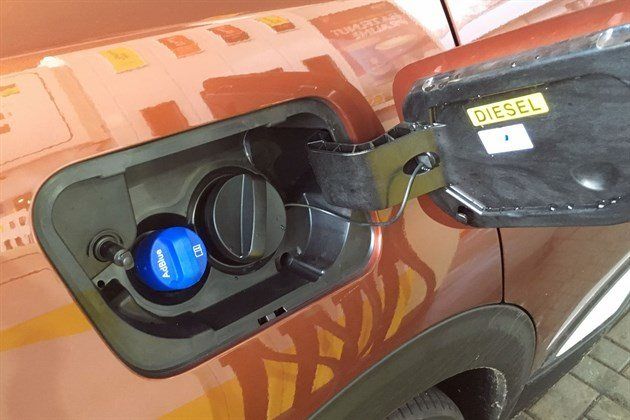 Peugeot 3008 LT 2019 Ad Blue Filler Copy