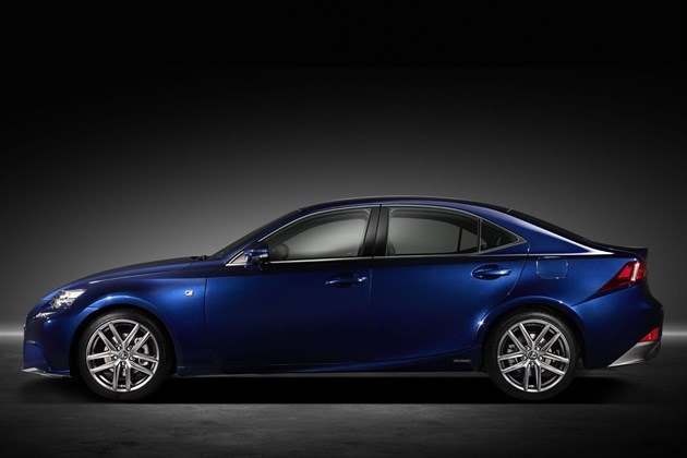 Lexus IS300h 2013 Side