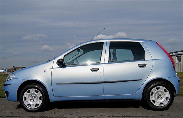 FIAT Punto 04 T Side FL 700