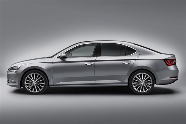 ŠKODA Superb 2015 Side