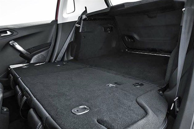 Peugeot 2008 2016 Rear Seats Folded Flat