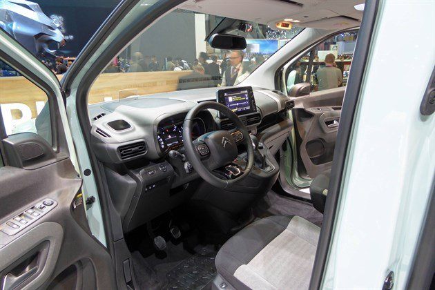 Citroen Berlingo 2018 Cockpit (5)