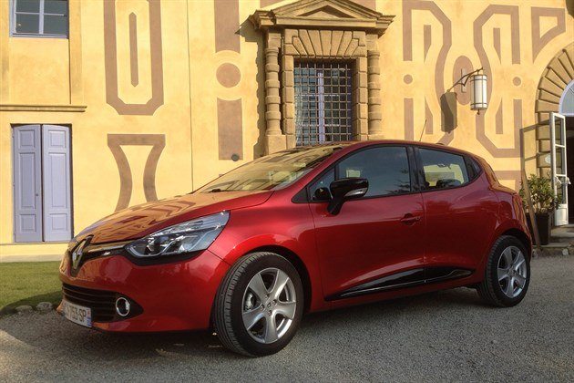 Renault Clio D CI 90 F34 2 V. Maschere