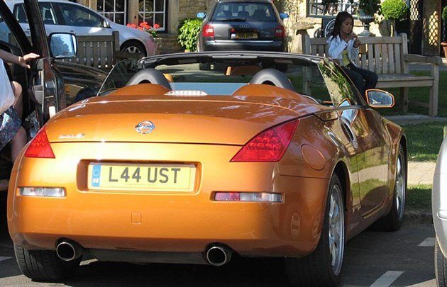 Nis 350Z R34 Parked 700