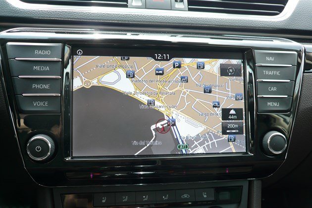 Skoda Superb 2015 L&K Satnav Screen