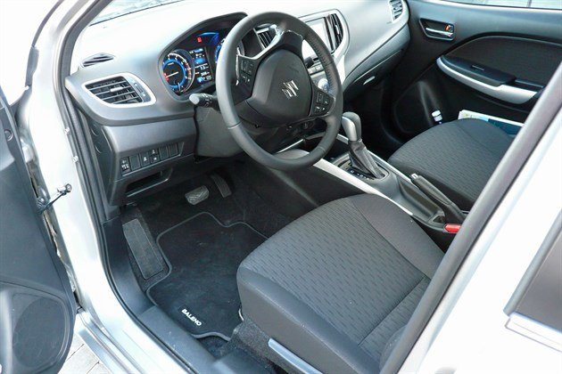 Suzuki Baleno 2015 Cockpit Auto