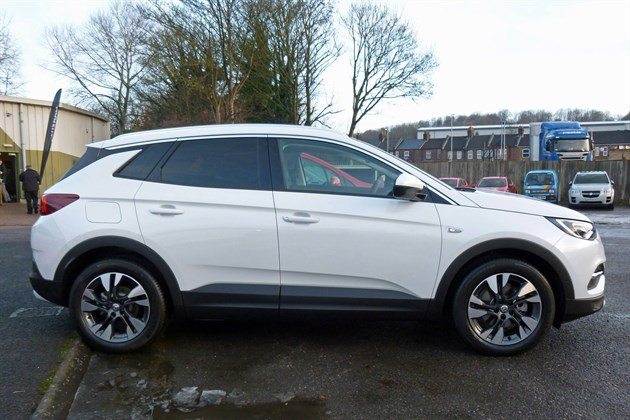 Vauxhall Grandland X Side White
