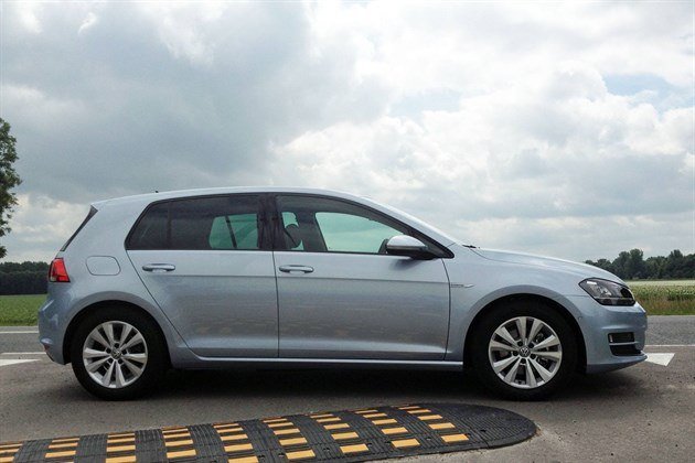 VW Golf VII Bluemotion Side