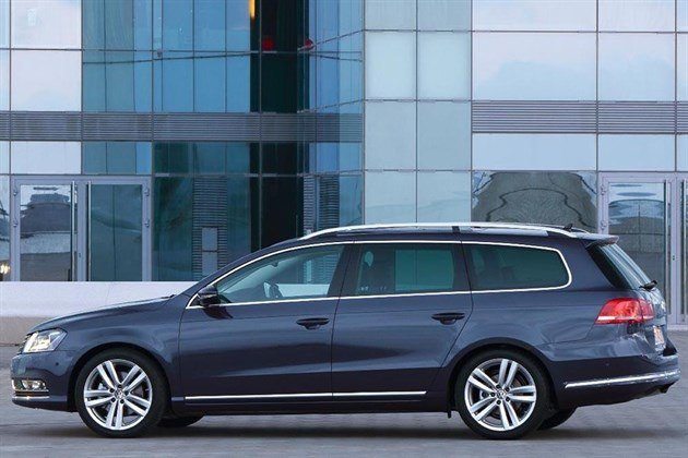 VW Passat Estate 2011 Side 700