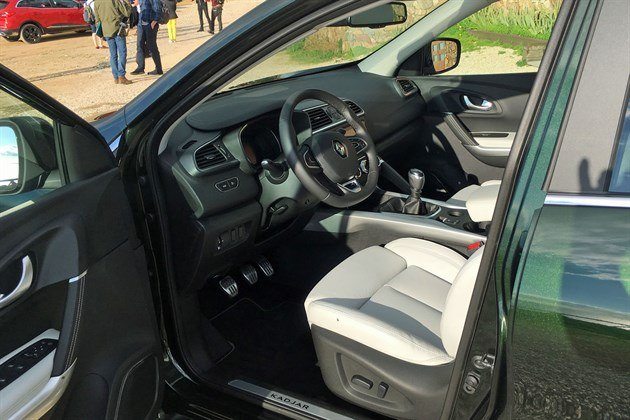Renault Kadjar 2019 White Leather Cockpit (1)