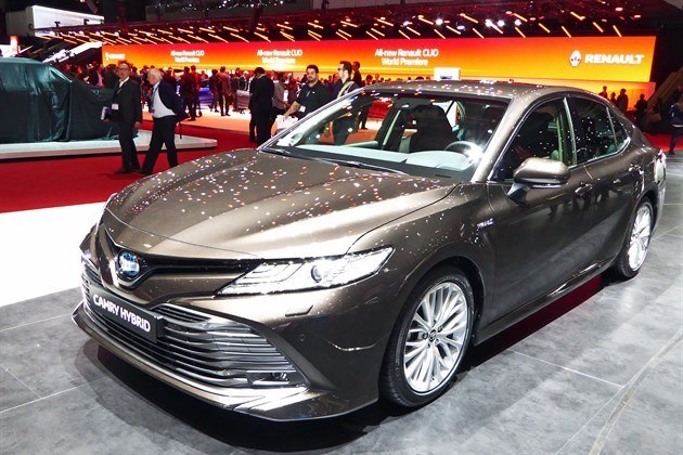 Toyota Camry Hybrid 2019 F34