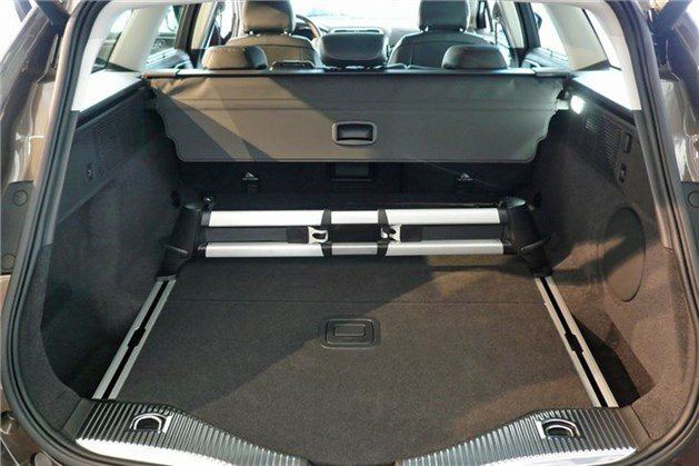 Ford Mondeo Vignale Estate Load