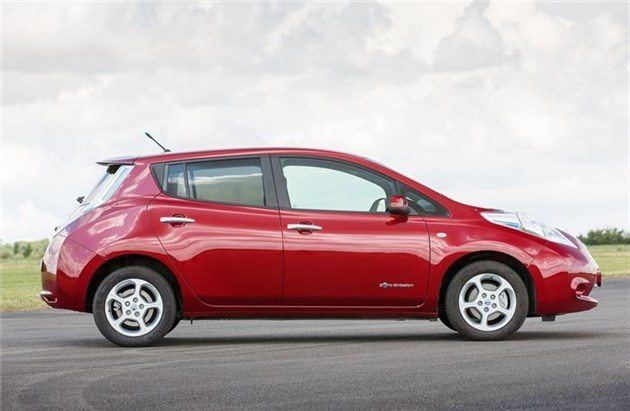 Nissan Leaf 2016 Side Red