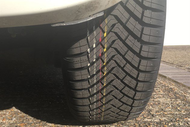 FIAT 500 RO0 All Season Contact Tread Rear (2)
