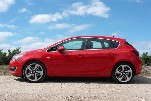 Vauxhall Astra 1.6CDTI Side