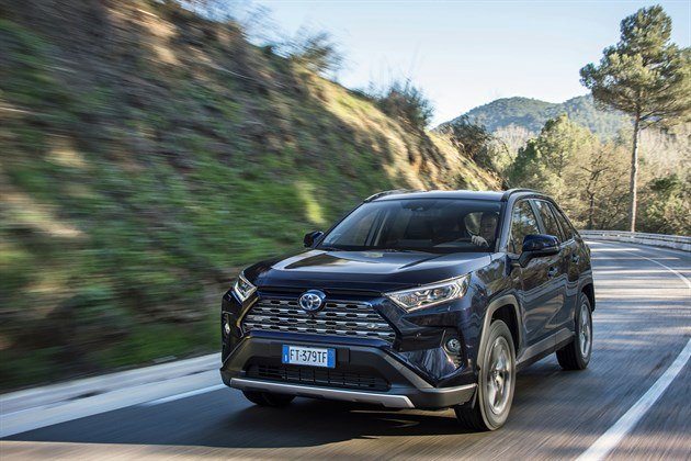 Toyota RAV-4 2019 F34 Cornering