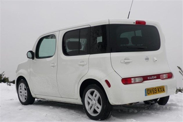 Nissan Cube R34 Snow