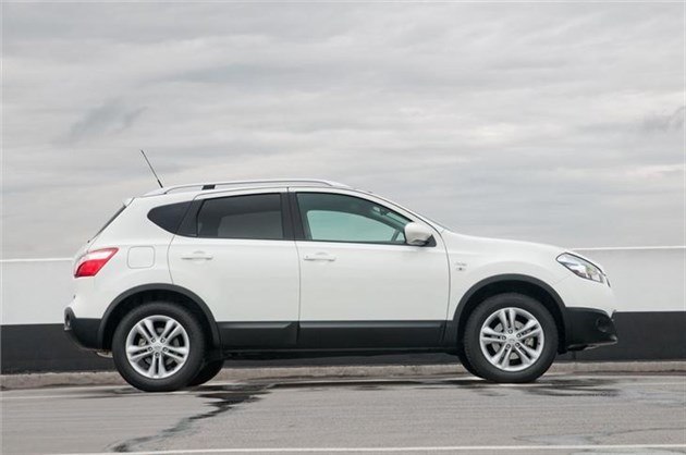 Nissan Qashqai Mk 1 2013 Side White