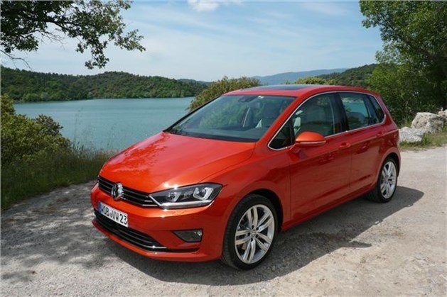 VW Golf SV F34 Lake (1)