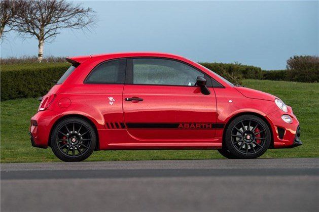 Abarth 595 Dife Red (1)