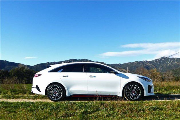 KIA Pro Ceed 2019 GT White Side Static