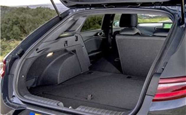 KIA Pro Ceed 2019 Load 2 From Side