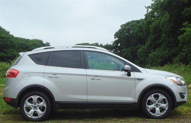 Ford Kuga T Side 700