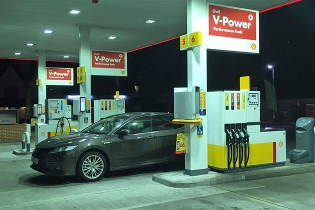 Toyota Camry Hybrid 2019 Shell Addlestone (1)