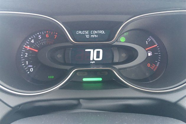 Renault Captur GT Line 2019 Dials 70mph Copy