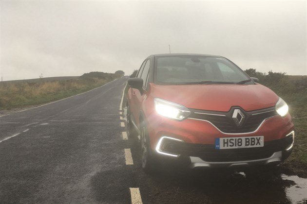 Renault Captur GT Line 2019 Moorland Road 1 Lights (2)