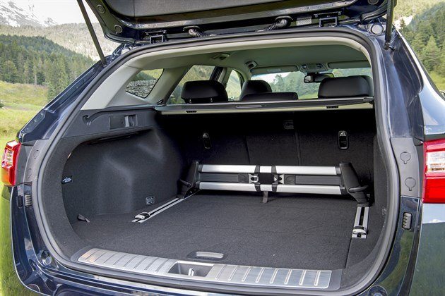 KIA Optima SW 2016 Load 2