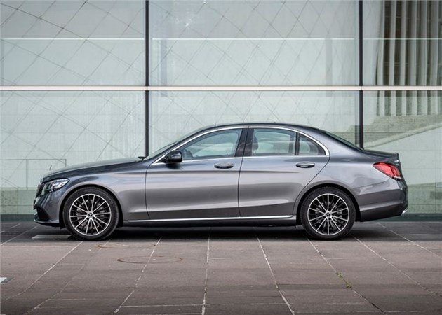 MB C200 Mild Hybrid 2019 Side (1)