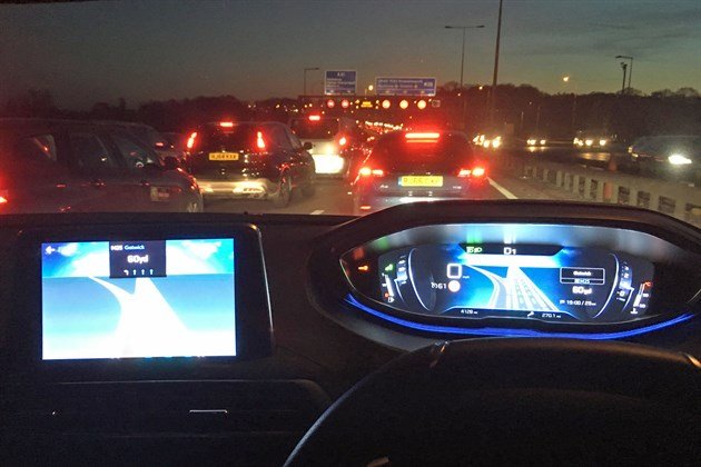 Peugeot 3008 LT Satnav Screen Turn Both Screens