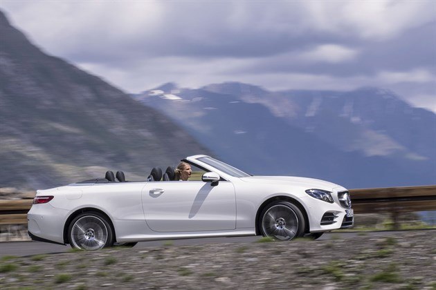 MB E Cabrio 2017 Top Down Side Speed