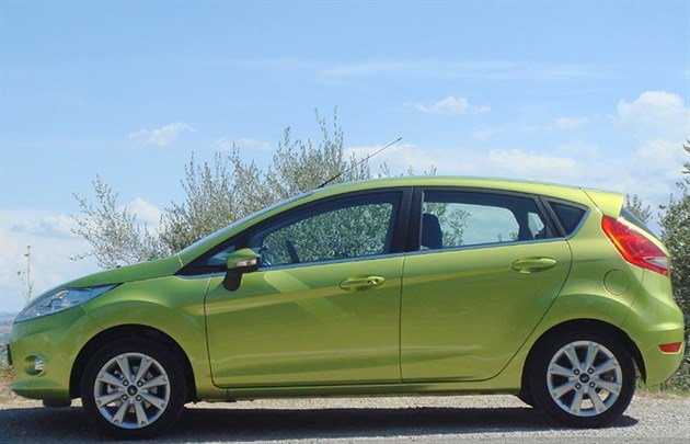 Ford Fiesta 09 T Side 700