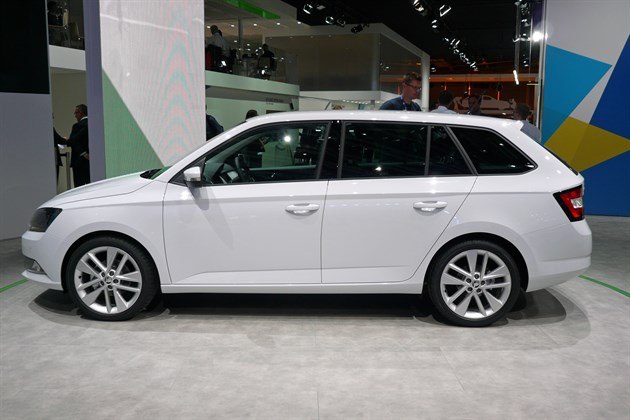 Skoda Fabia SW 2015 Side