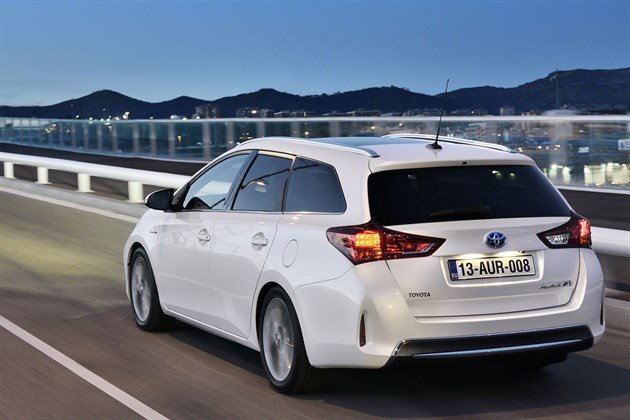 Toyota Auris Touring Sport R34