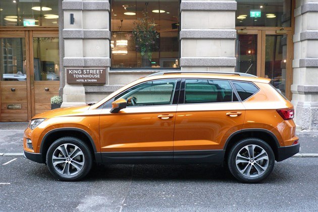 SEAT Ateca Orange Side Street