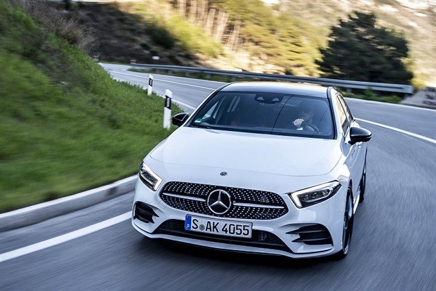 MB A200 2018 White F34 Road