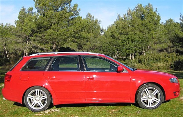 Audi A4 B7 Side Red 700