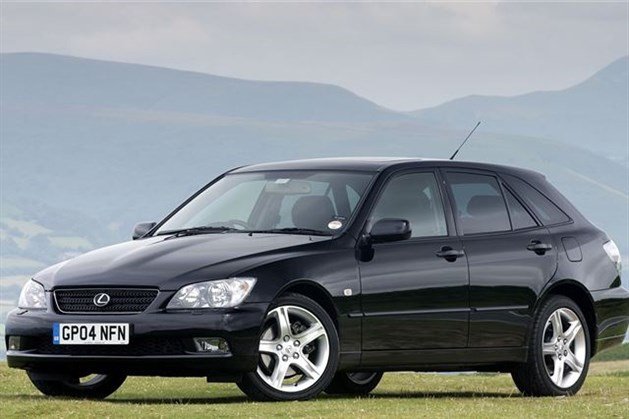 Lexus IS300 Sport Cross 04 F34