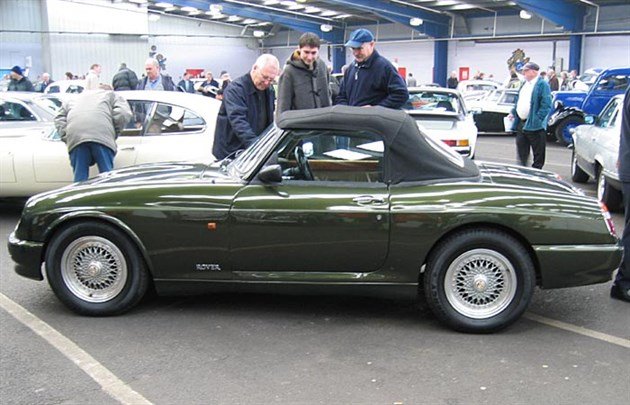 MG RV8 1994 700