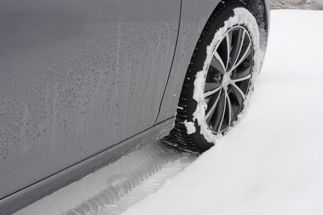 Michelin Cross Climate Run Into Snow
