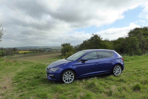 SEAT Leon FR 2017 1 Side 2 (1)