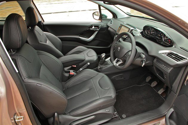 Peugeot _208_Allure _RHD_interior _a _2