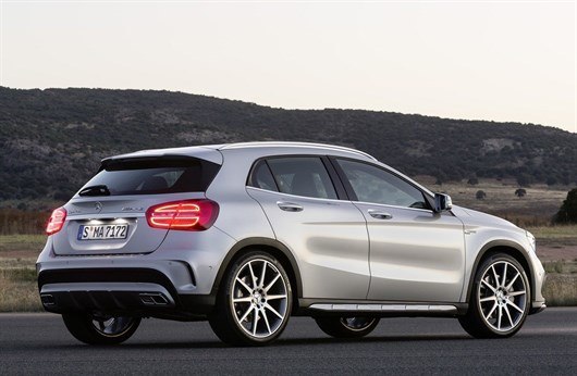 Mercedes -Benz GLA 45 AMG (3)