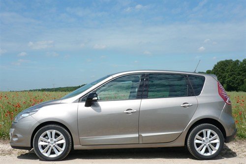 Ren Scenic D Ci 130 2011 1 Side 700