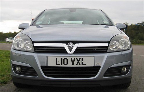 Vaux Astra H Front 700