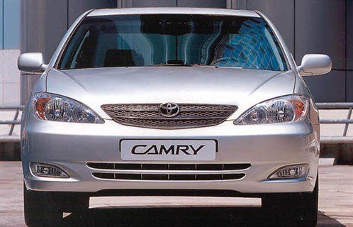 Toy Camry 02 Front 700 (1)